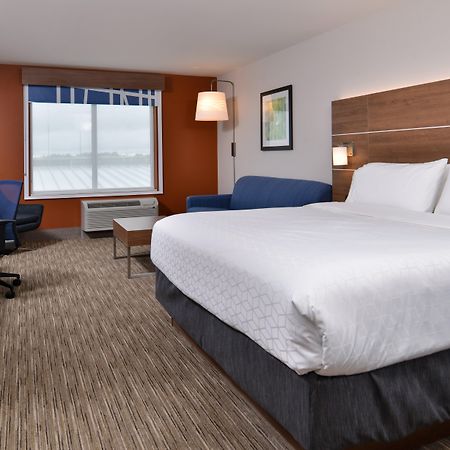 Holiday Inn Express & Suites - Marshalltown By Ihg Exterior foto