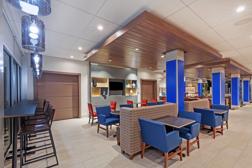Holiday Inn Express & Suites - Marshalltown By Ihg Exterior foto