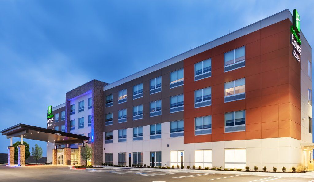 Holiday Inn Express & Suites - Marshalltown By Ihg Exterior foto