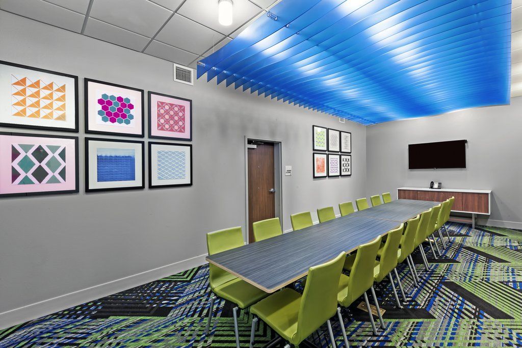 Holiday Inn Express & Suites - Marshalltown By Ihg Exterior foto